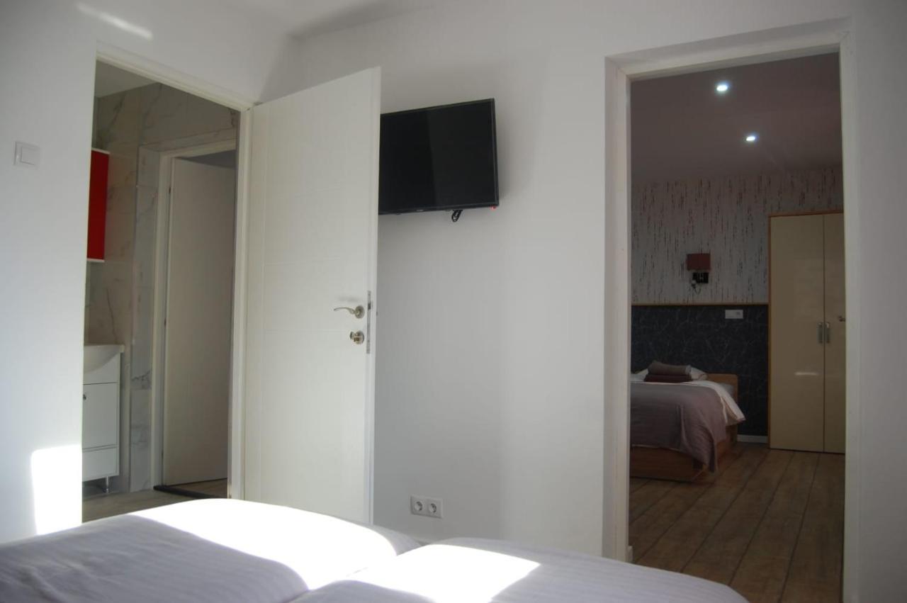 Vila Phoenix Călimăneşti エクステリア 写真
